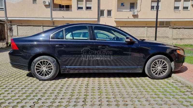 Volvo S80 