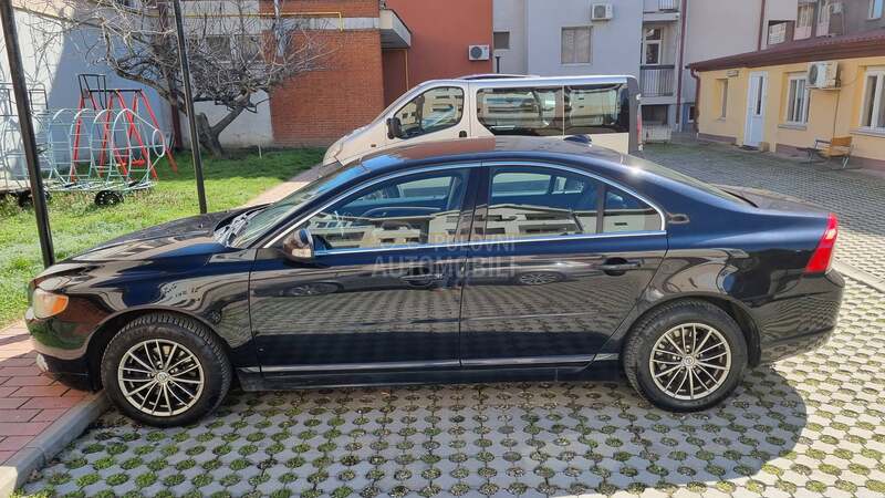 Volvo S80 