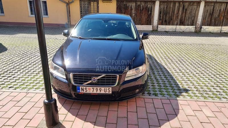 Volvo S80 