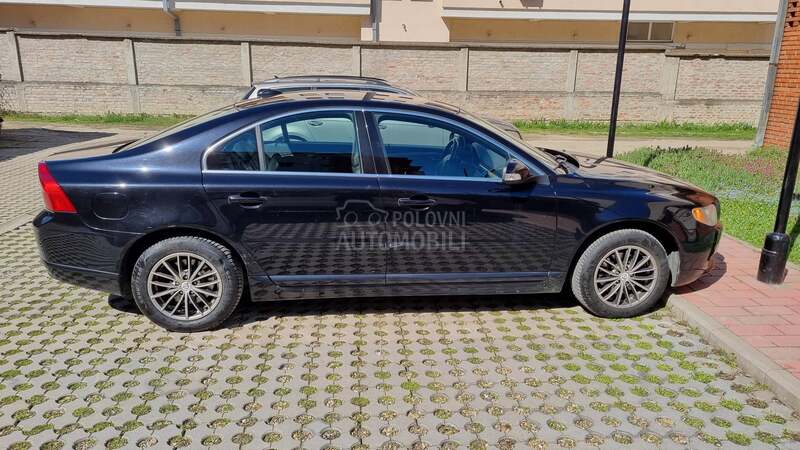 Volvo S80 