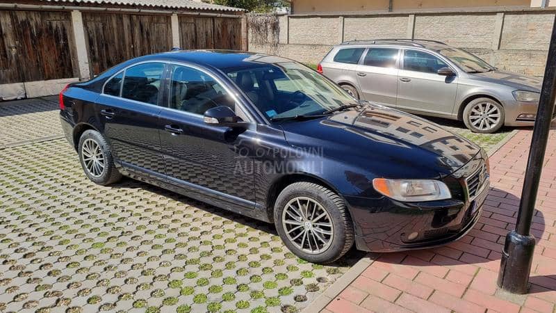 Volvo S80 