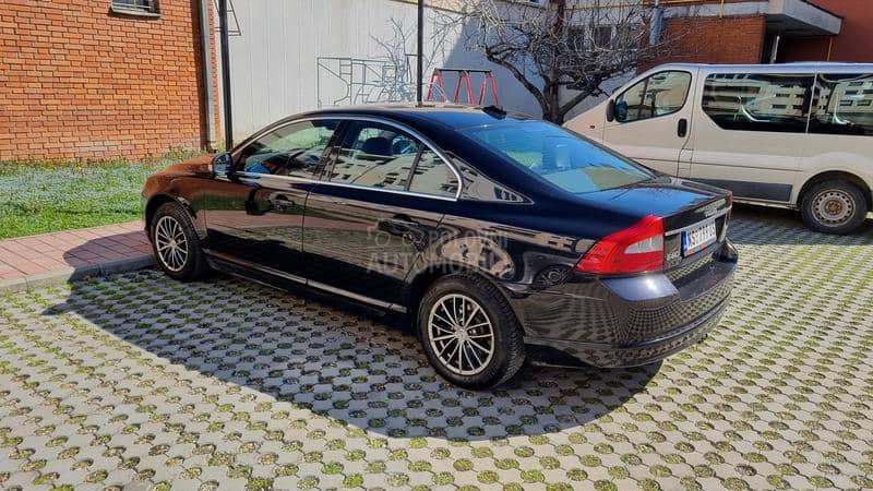 Volvo S80 