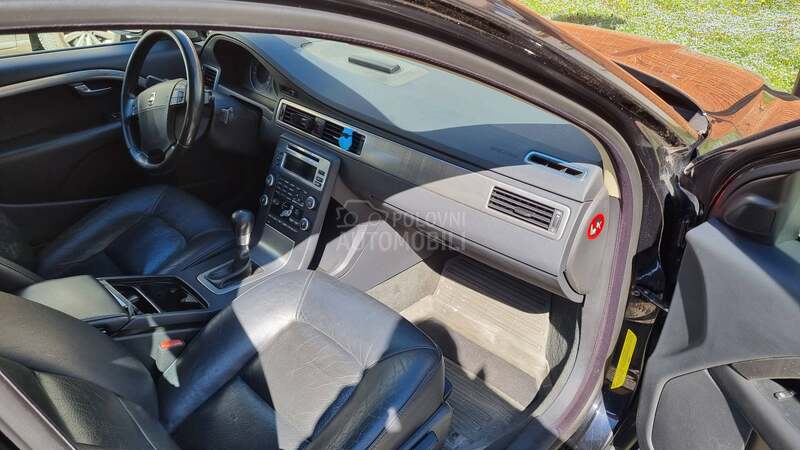 Volvo S80 