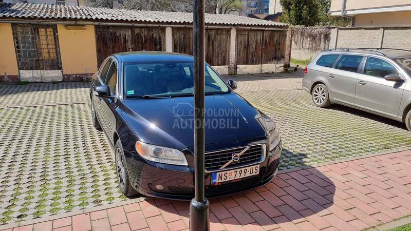 Volvo S80 