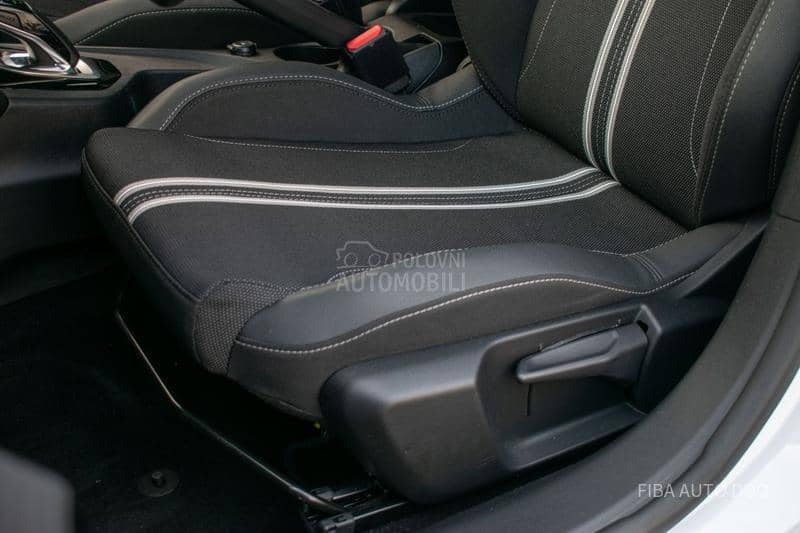 Peugeot 208 1.2 EAT Sport