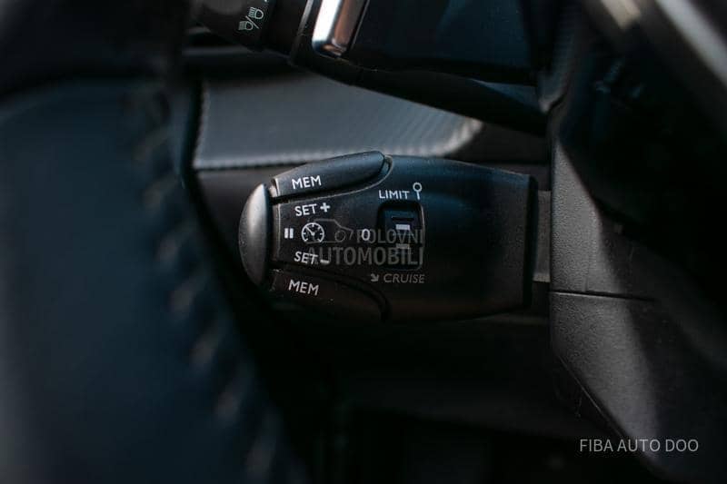 Peugeot 208 1.2 EAT Sport