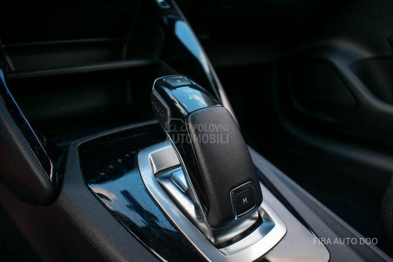Peugeot 208 1.2 EAT Sport