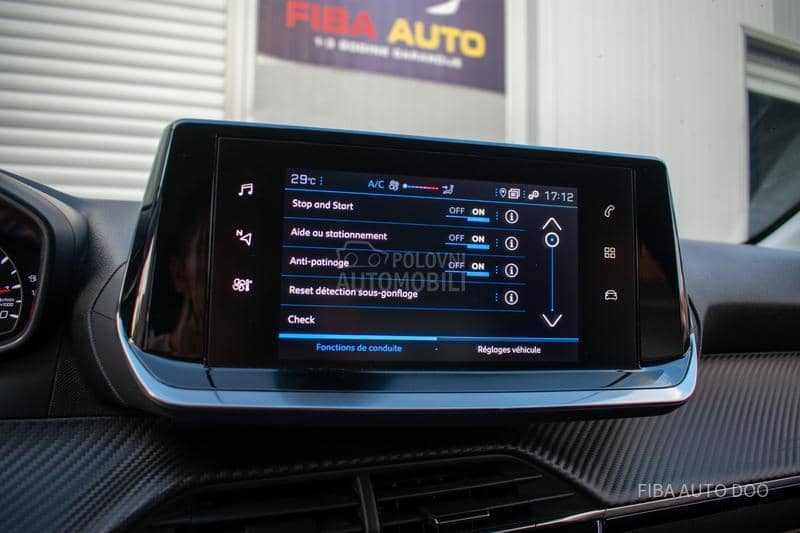 Peugeot 208 1.2 EAT Sport