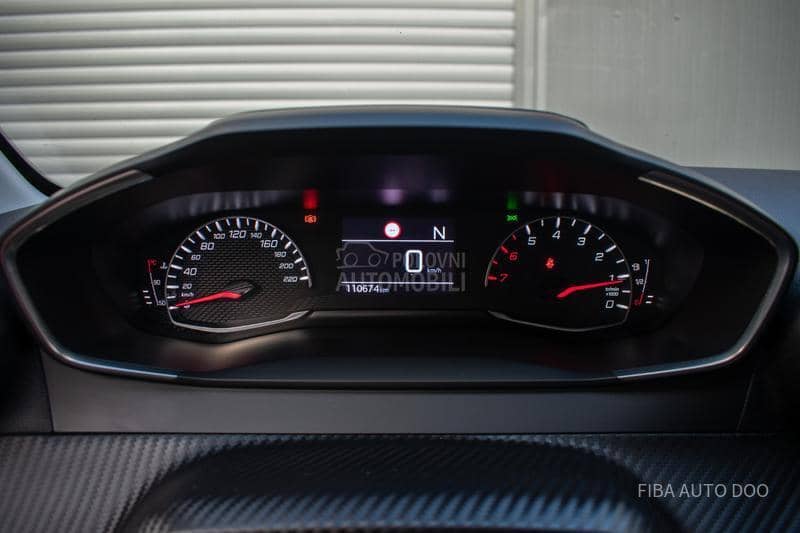 Peugeot 208 1.2 EAT Sport