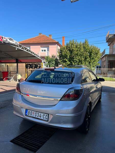 Opel Astra H GTC