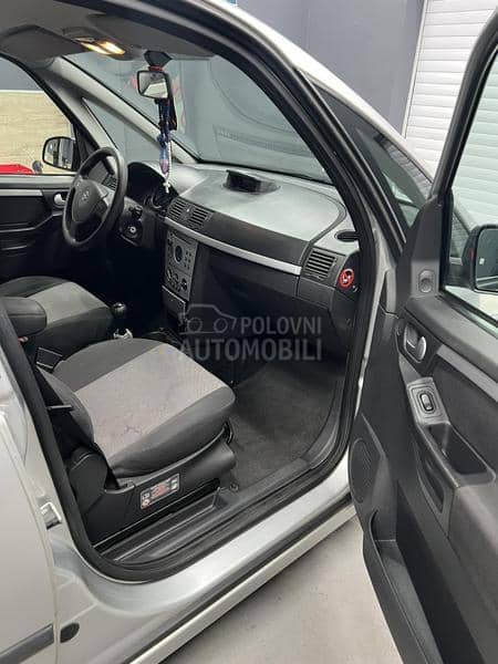 Opel Meriva ESSENTIA
