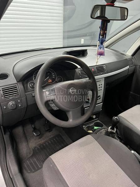 Opel Meriva ESSENTIA