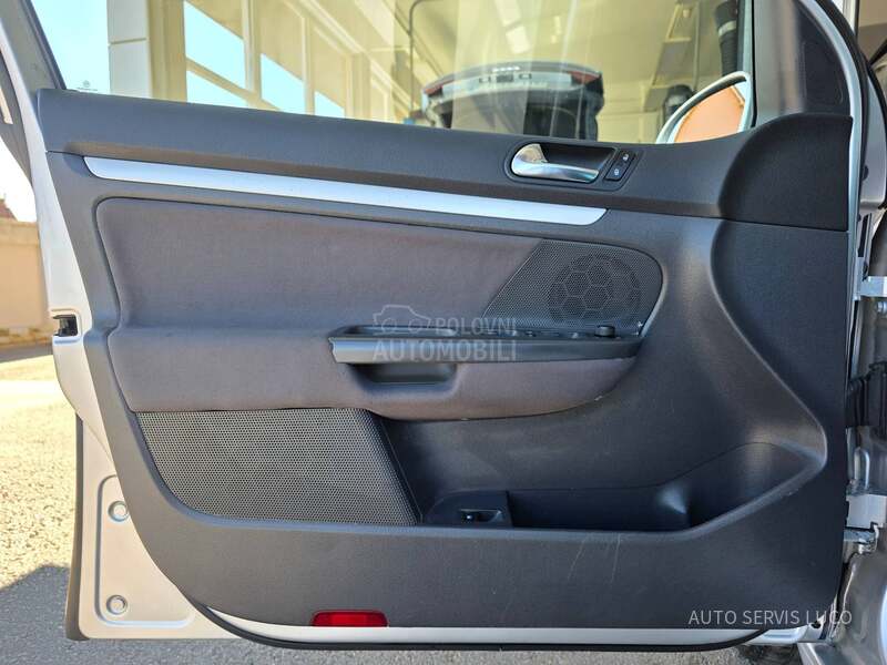 Volkswagen Golf 5 1.6b g a s A test