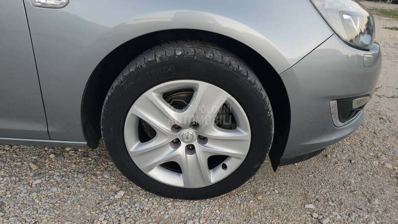 Opel Astra J 1.6CDTI/LED/NAV/XEN/