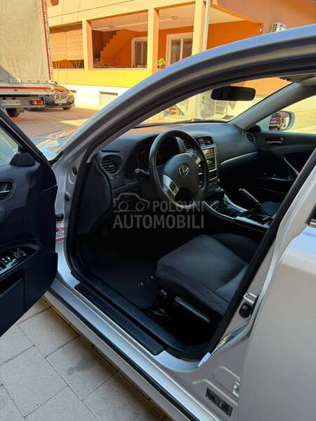 Lexus IS 200 