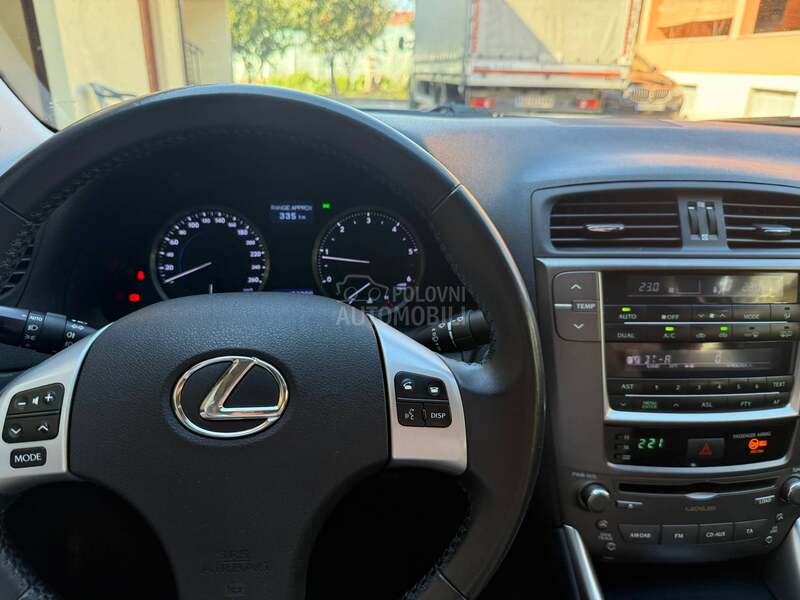 Lexus IS 200 