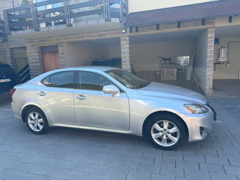 Lexus IS 200 