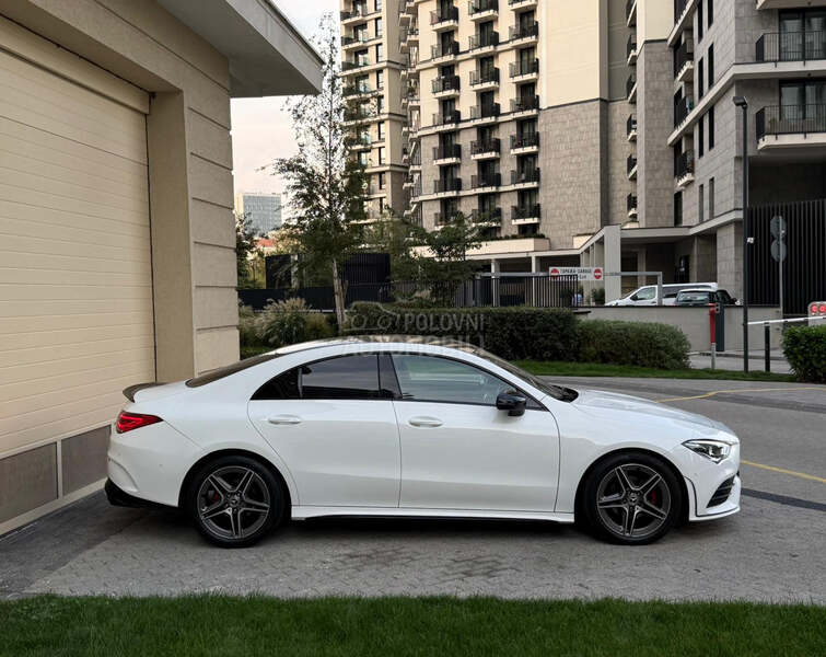Mercedes Benz CLA 180 AMG