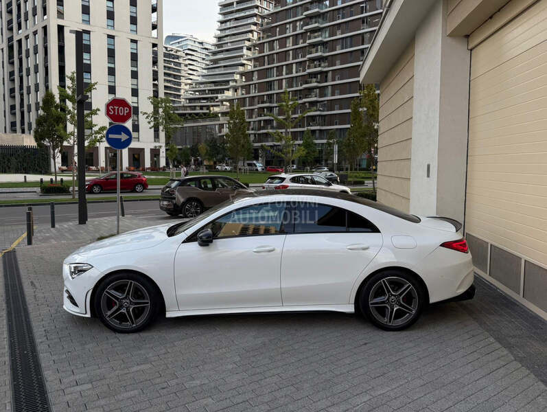 Mercedes Benz CLA 180 AMG