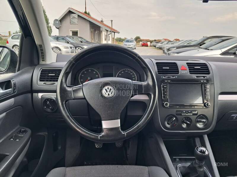 Volkswagen Golf 5 1.4/B E N Z I N