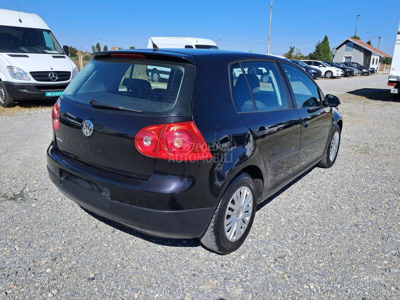 Volkswagen Golf 5 1.4/B E N Z I N