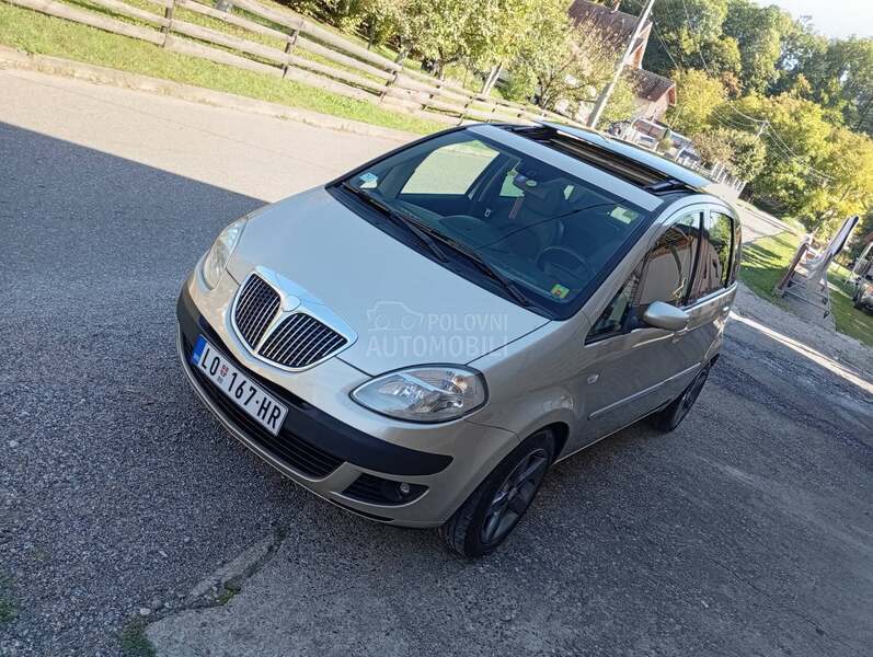 Lancia Musa 1.4  16V
