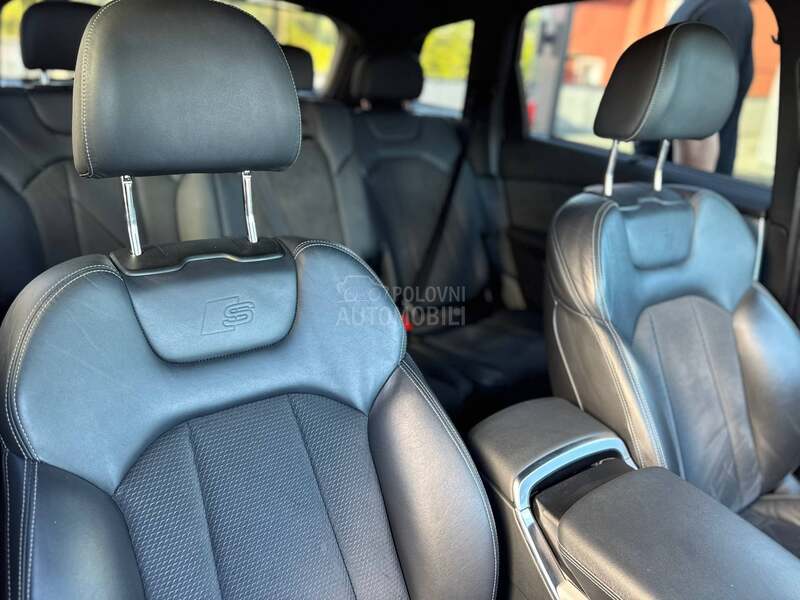 Audi Q7 S LINE/50/AIR/22