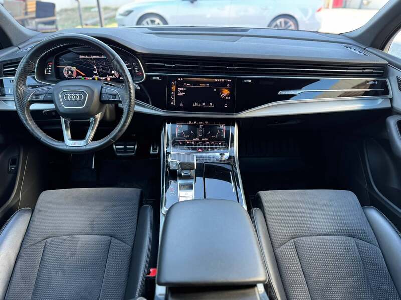 Audi Q7 S LINE/50/AIR/22