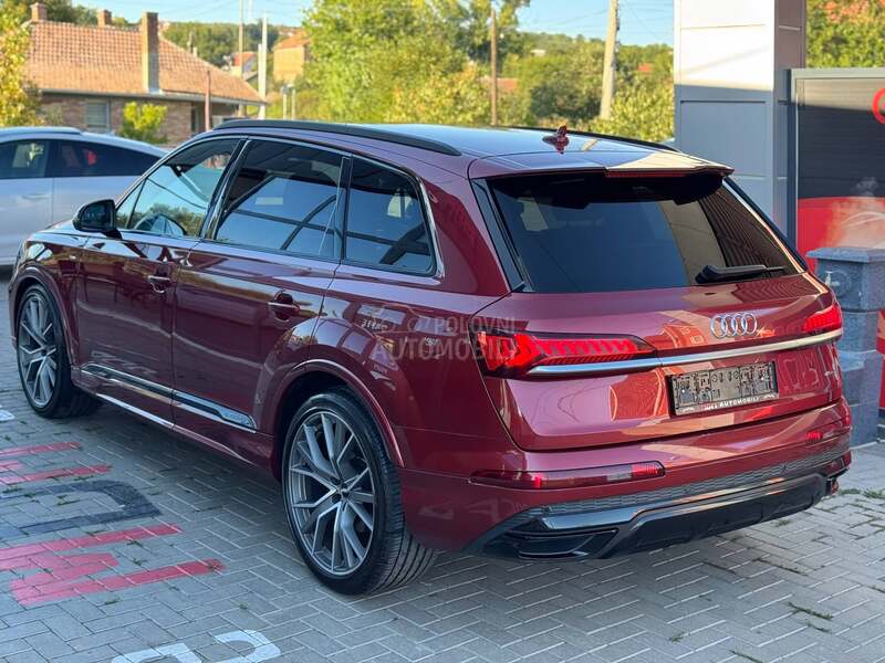 Audi Q7 S LINE/50/AIR/22