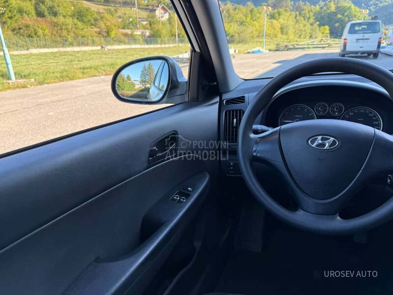 Hyundai i30 1.4b