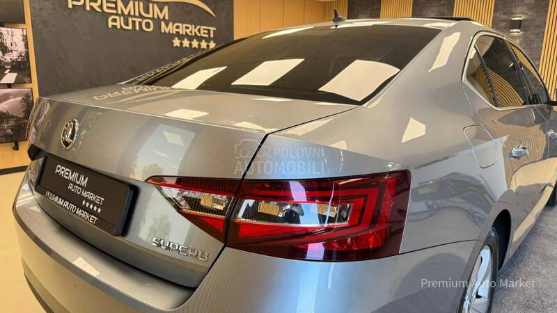 Škoda Superb //2.0 TDI/PANO//FUL