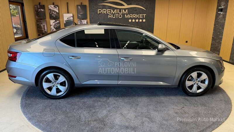 Škoda Superb //2.0 TDI/PANO//FUL