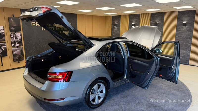 Škoda Superb //2.0 TDI/PANO//FUL
