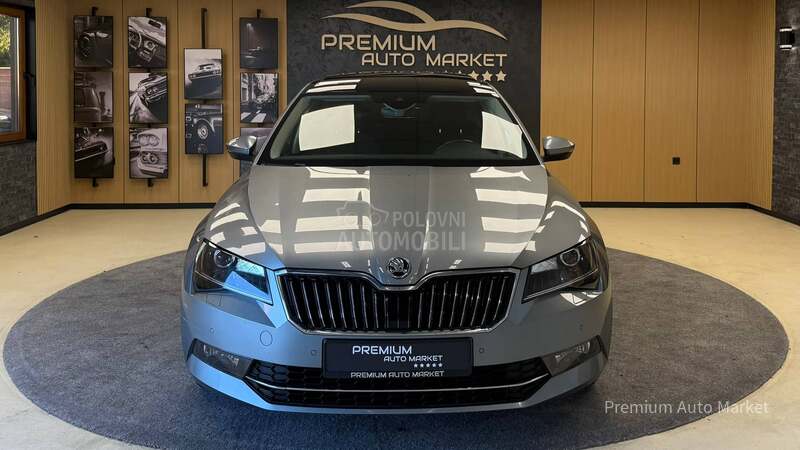 Škoda Superb //2.0 TDI/PANO//FUL