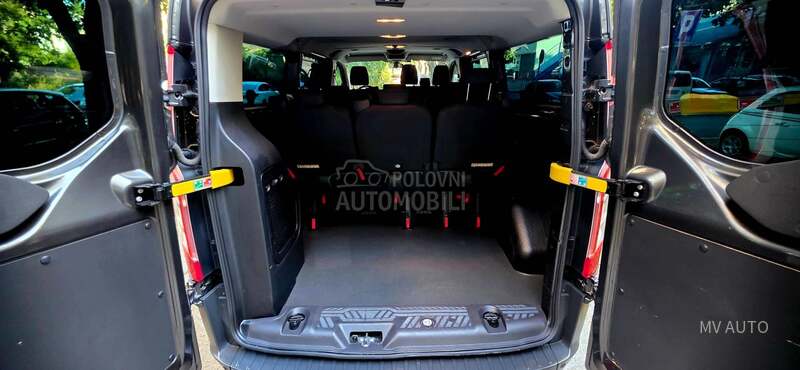 Ford Transit Custom 9 MESTA ZA  SEDENJE L2
