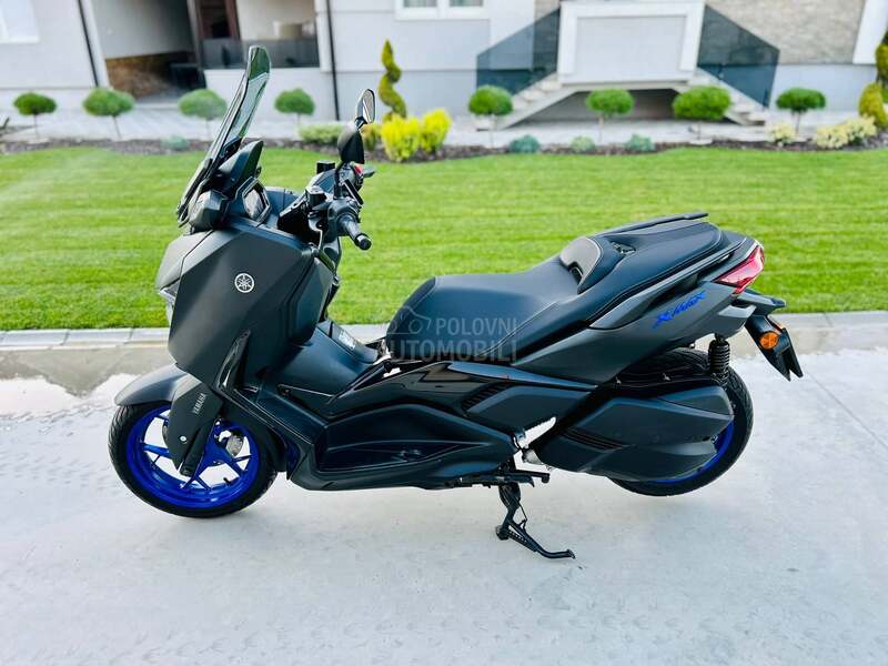 Yamaha X Max AkrapoviČ