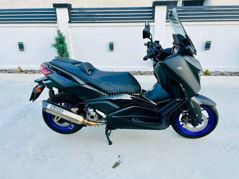 Yamaha X Max AkrapoviČ