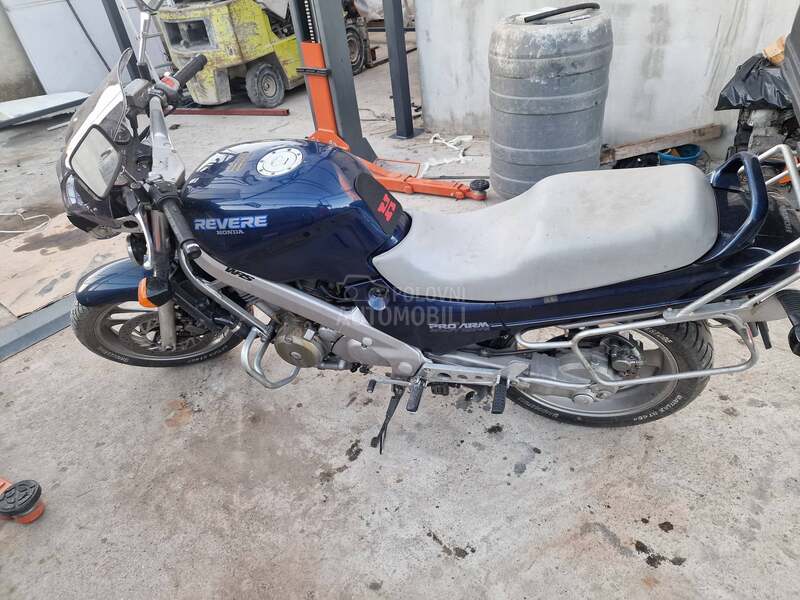 Honda Revere 650