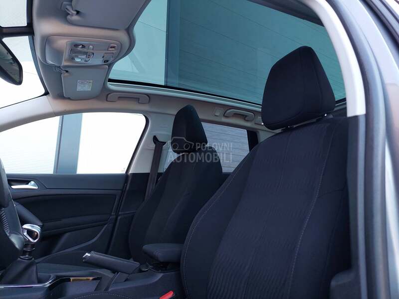 Peugeot 308 1.6BlueHDI PANO/LED