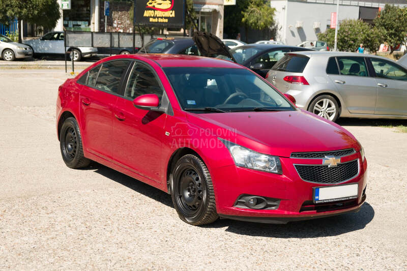 Chevrolet Cruze 1.6 LS