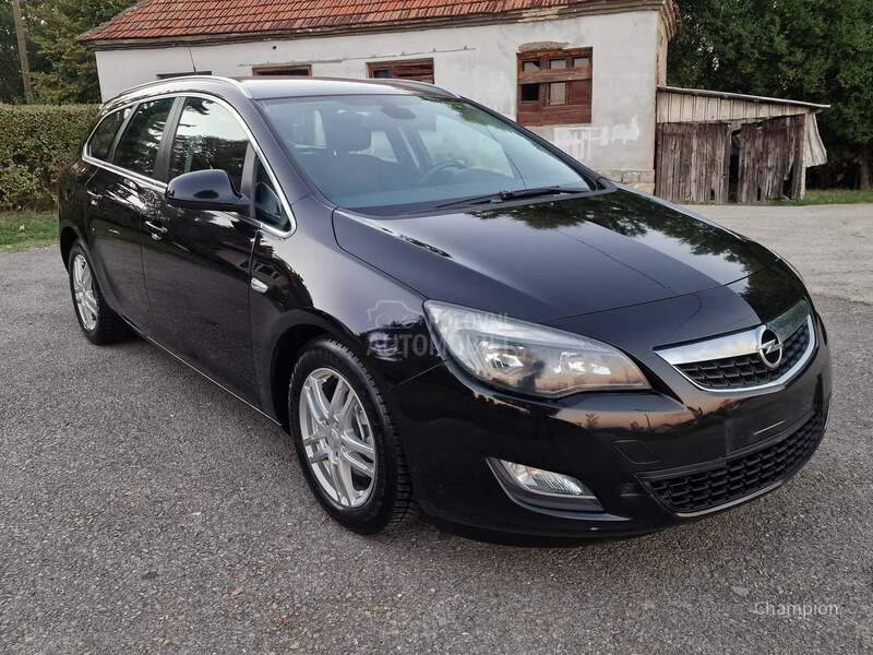 Opel Astra J 