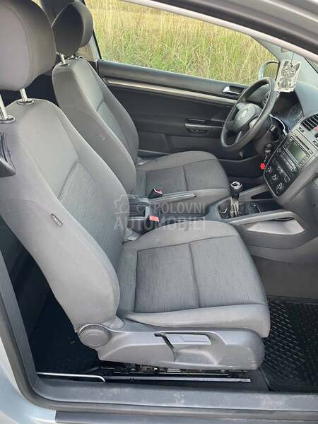 Volkswagen Golf 5 1.6FSI