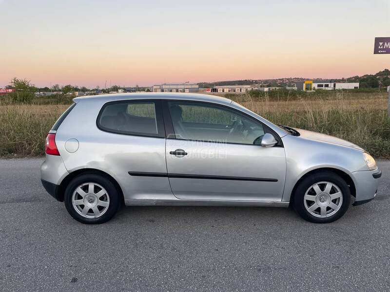 Volkswagen Golf 5 1.6FSI