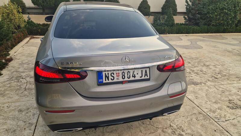 Mercedes Benz E 300 