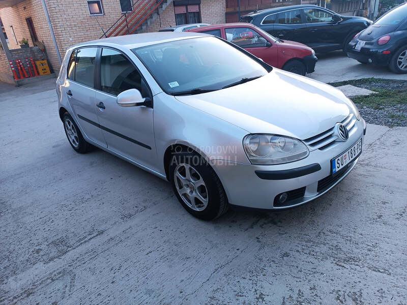 Volkswagen Golf 5 Lutkicaaa