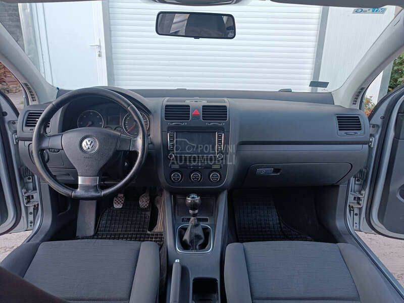 Volkswagen Golf 5 Lutkicaaa