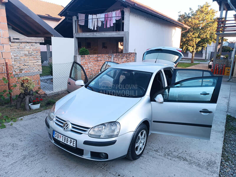 Volkswagen Golf 5 Lutkicaaa