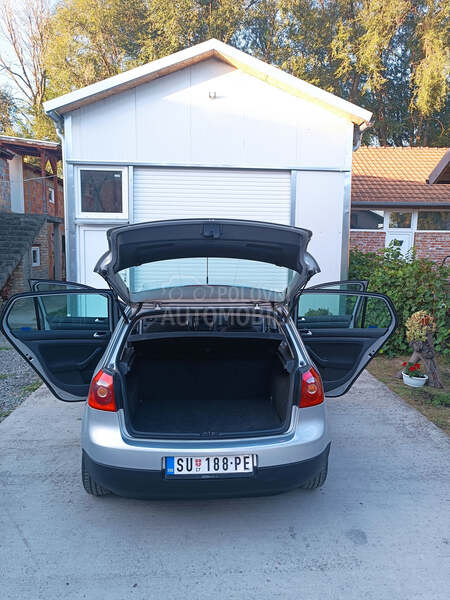Volkswagen Golf 5 Lutkicaaa