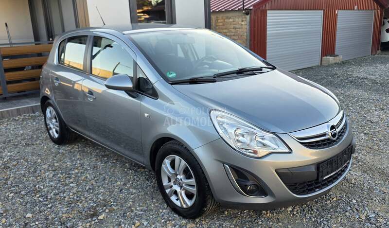 Opel Corsa D 1.2b kaonov