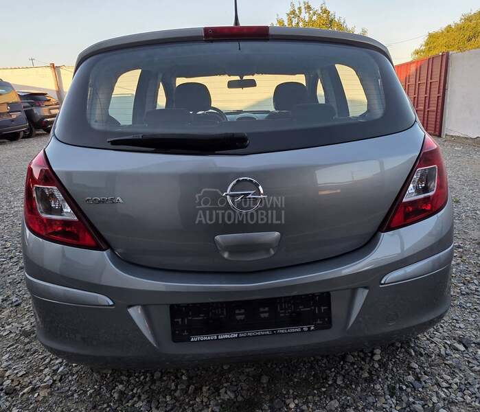 Opel Corsa D 1.2b kaonov